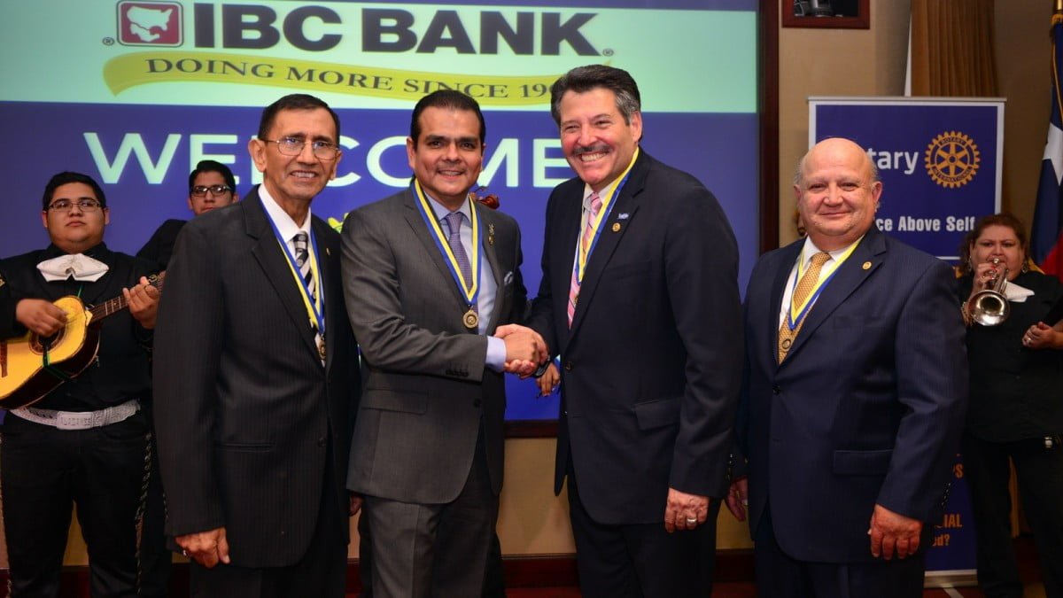 Recibe alcalde Enrique Rivas premio Paul Harris