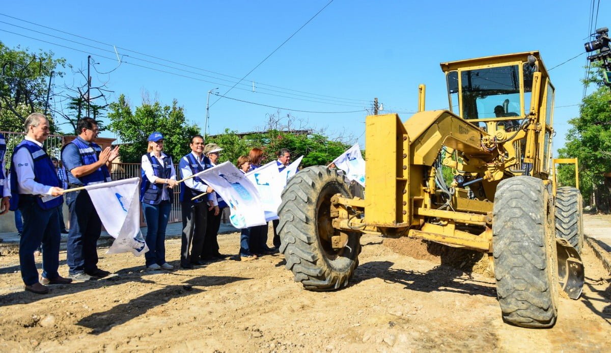 Pavimentan más colonias al poniente de Nuevo Laredo