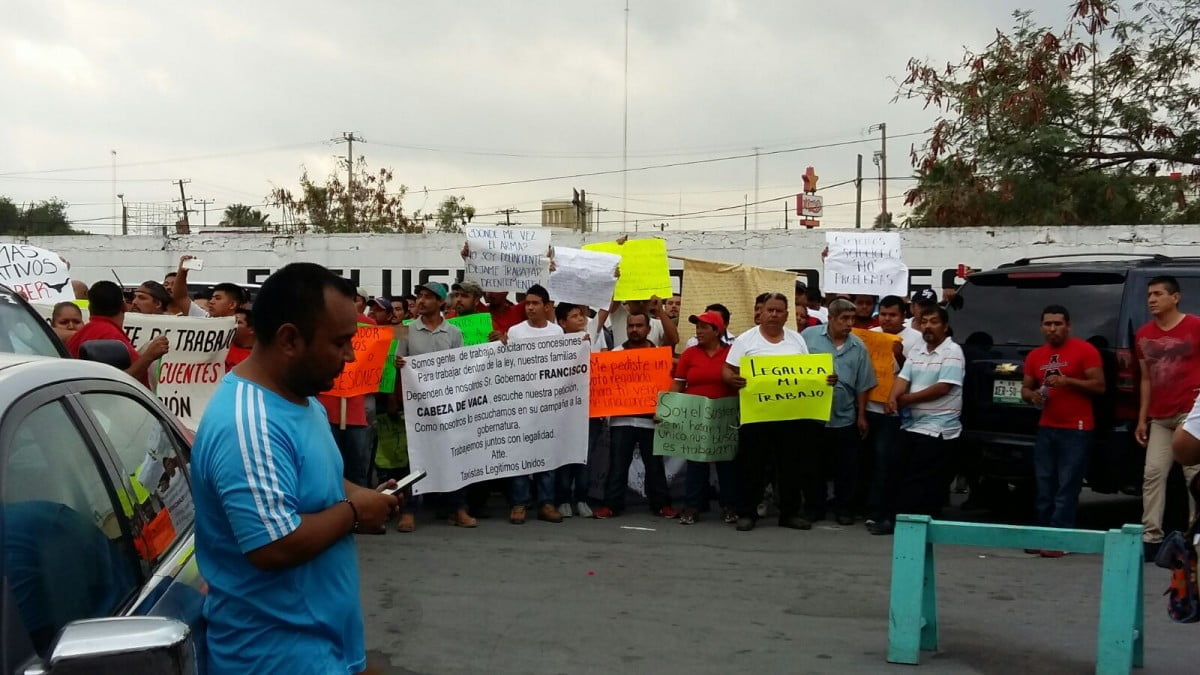 Taxistas se manifiestan contra operativos en Reynosa