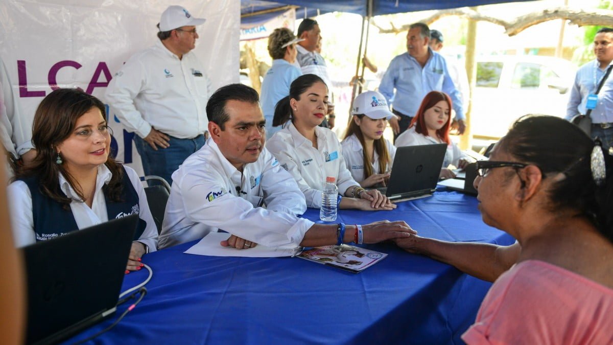 Participan agentes aduanales en «Alcalde en tu Colonia»