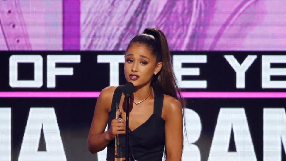 «Destrozada, Desde el fondo de mi corazón, lo siento mucho»: Ariana Grande