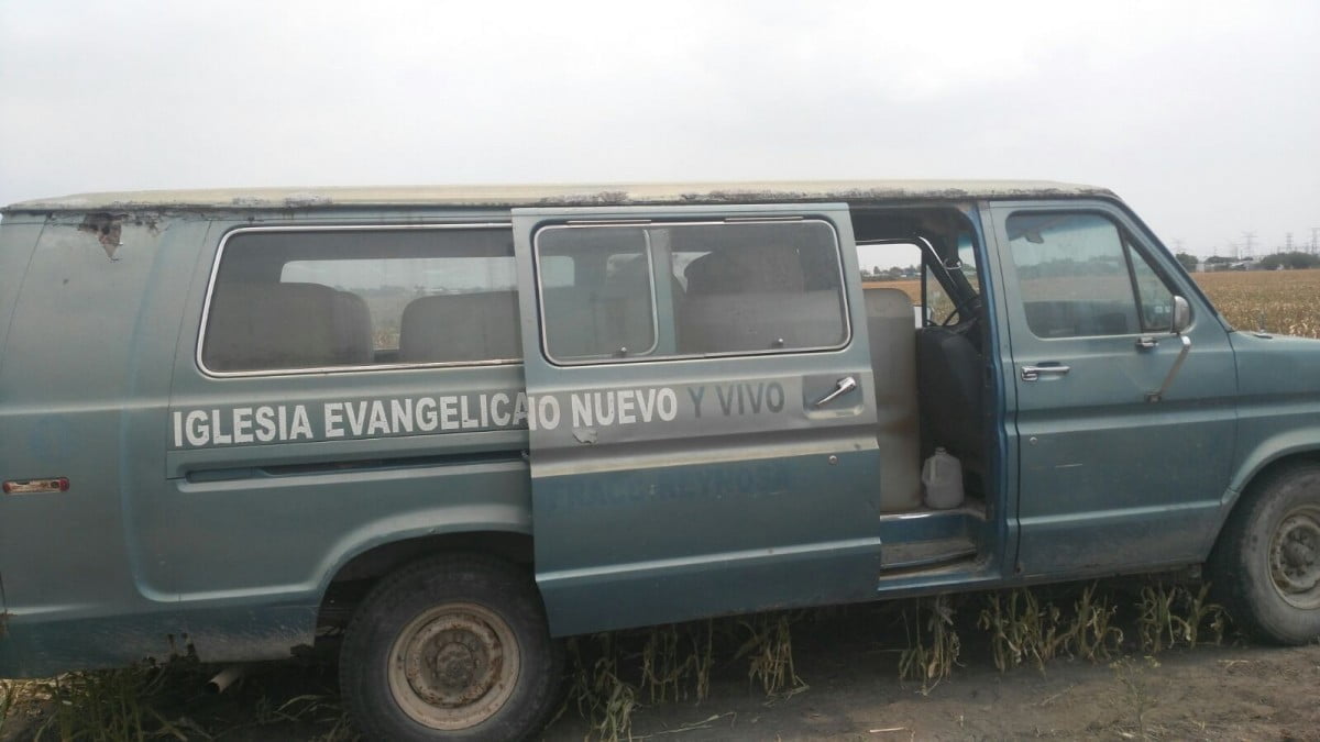 En camioneta de iglesia transportaban presunta gasolina ilegal