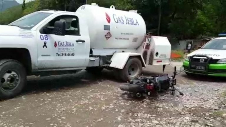 Pipa De Gas Jebla Provoca Accidente VIDEO Noticias24Siete