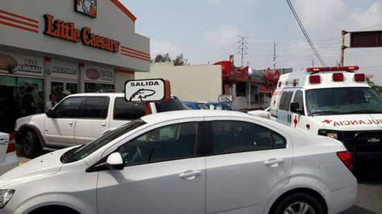 Sujetos armados asaltan pizzería e intentan violar a empleada