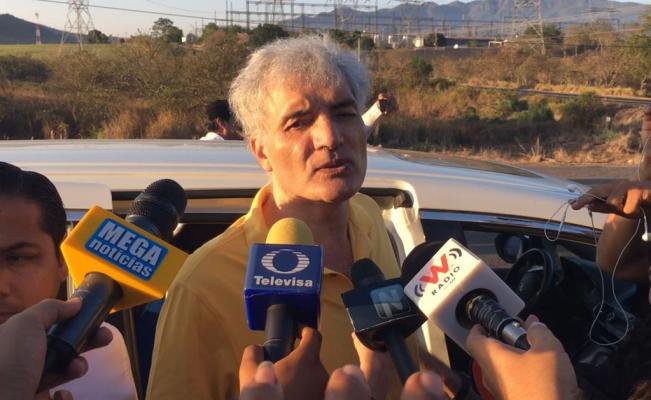 José Manuel Mireles sale del penal de Nayarit (VIDEO)
