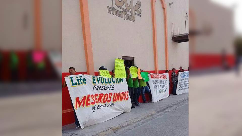 Dueños de antro protestan por cierre