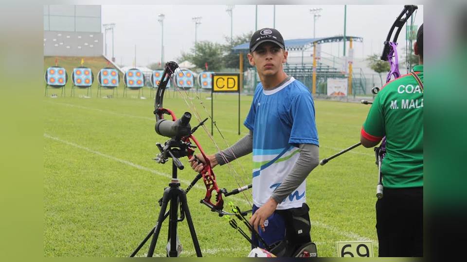 Victorense se cuelga medalla de bronce en Tiro con Arco