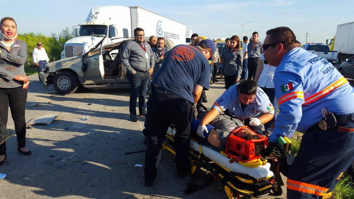 Volcadura deja dos mujeres lesionadas