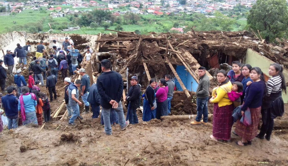 Mueren al menos 11 personas por deslave en Guatemala