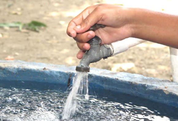 Restablecen servicio de agua potable en colonias de norponiente de Nuevo Laredo