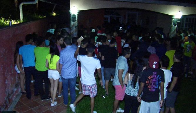 Denuncian fiestas clandestinas con menores de edad