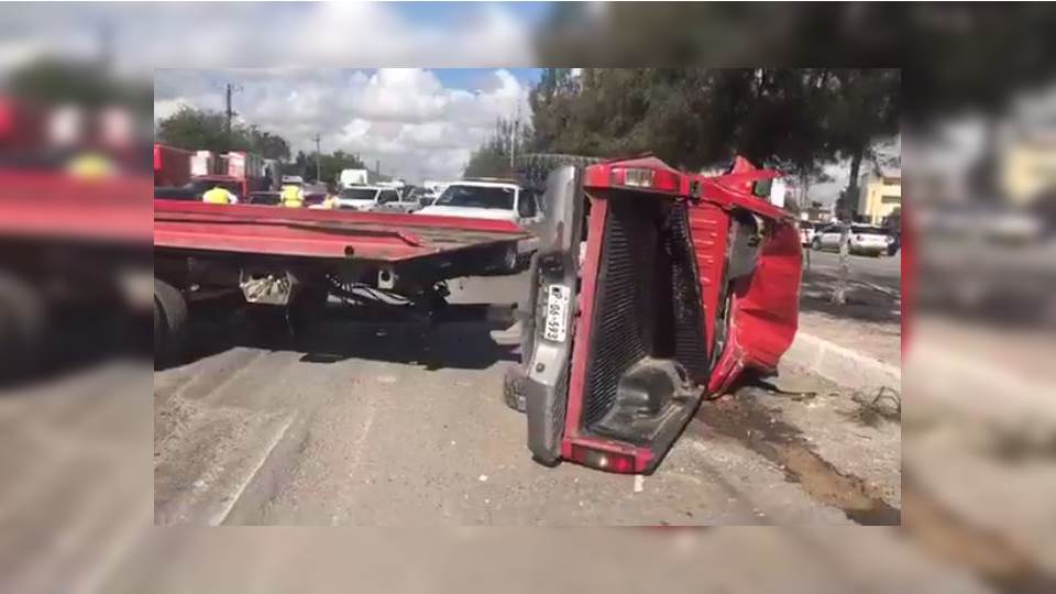 Volcadura deja a dos mujeres lesionadas