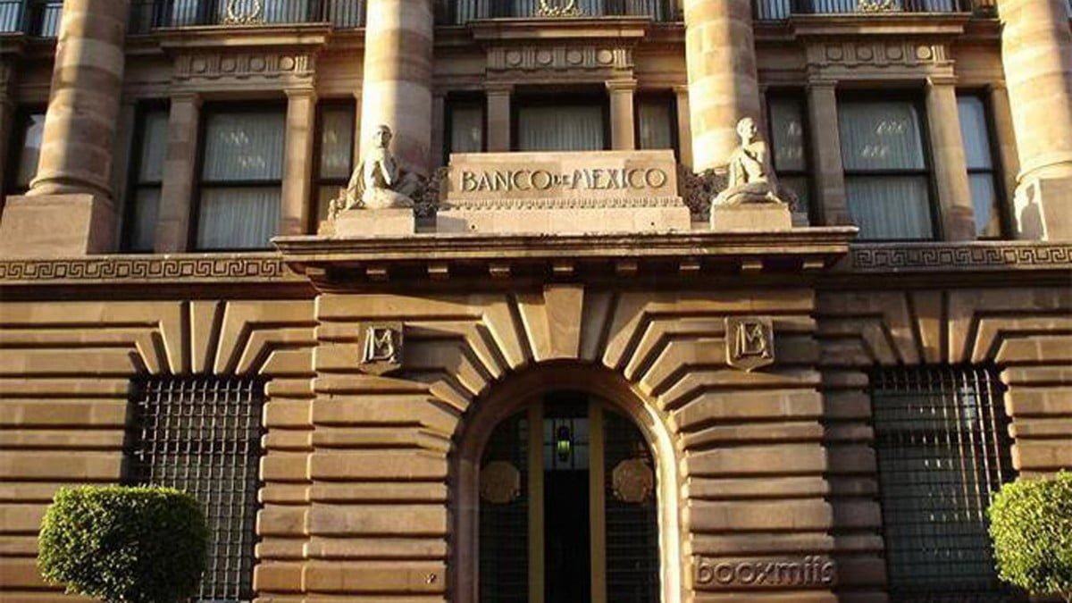 Disminuyen reservas internacionales en 73 mdd