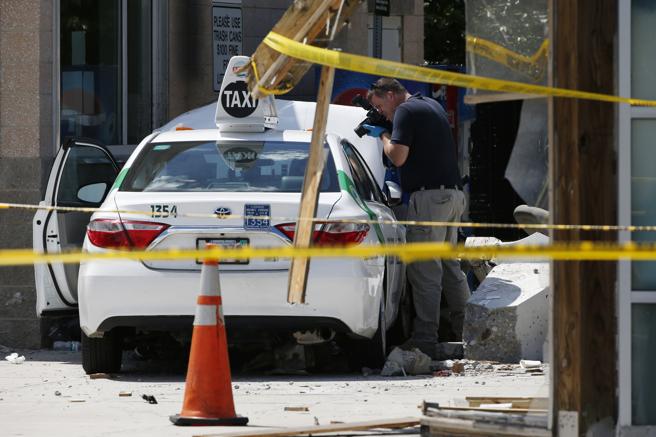 Arrollan a varios peatones en Boston