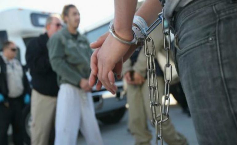 Entrega EU a México a seis prófugos de la justicia
