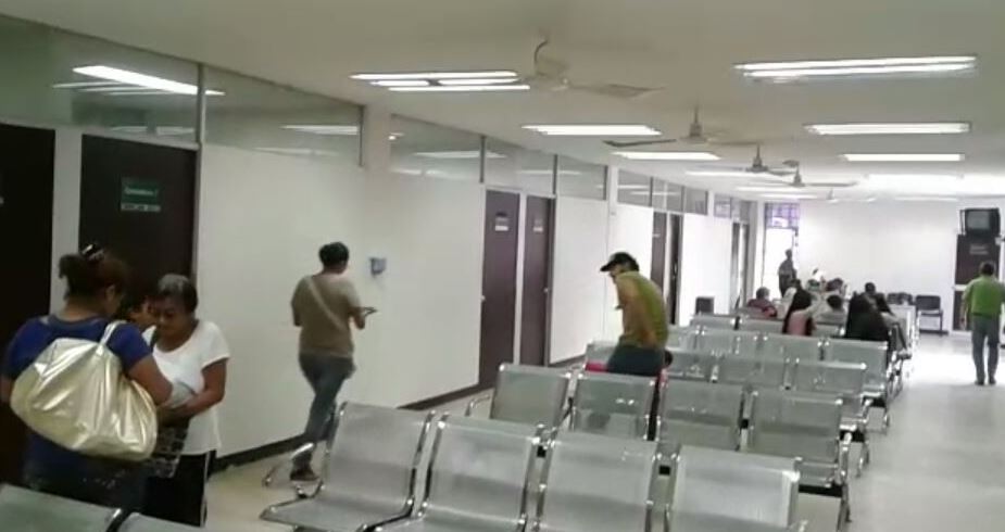 Interrumpen atención en Centro de Salud de Tampico debido a lluvia