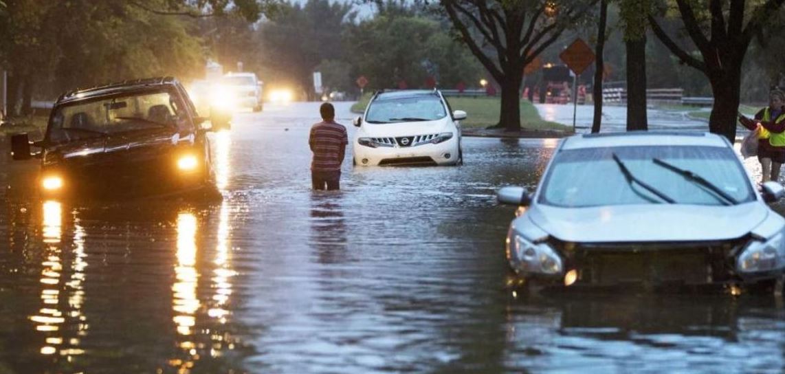 «Harvey» vuelve a tocar tierra, ahora sobre Luisiana