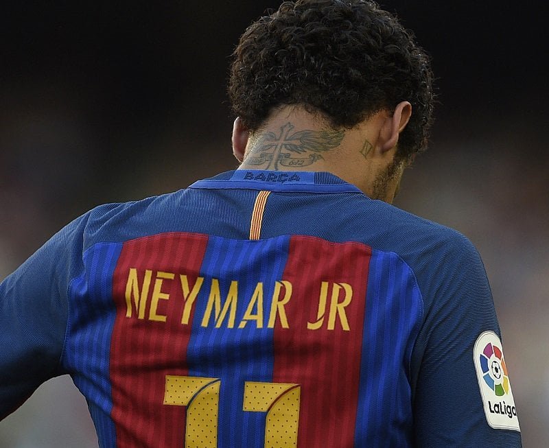 Neymar se va del Barça rumbo al PSG