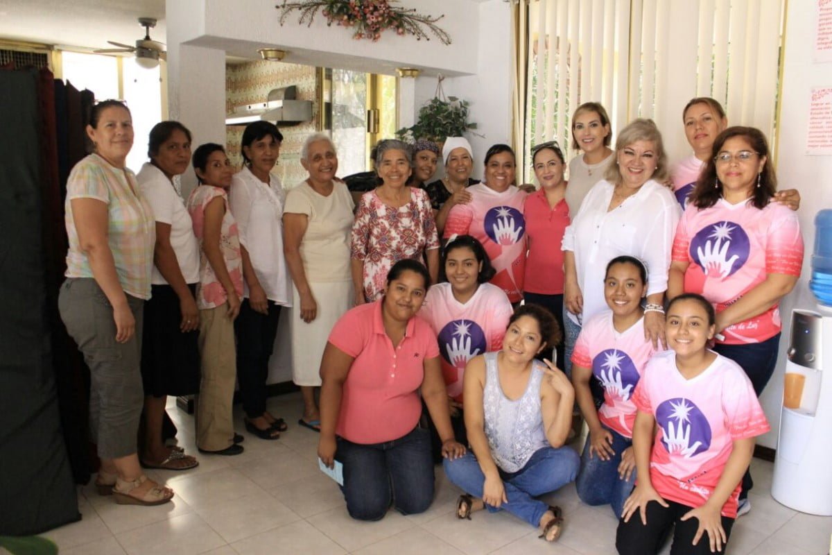 Recorre Tony Saenz centros de beneficencia en Victoria