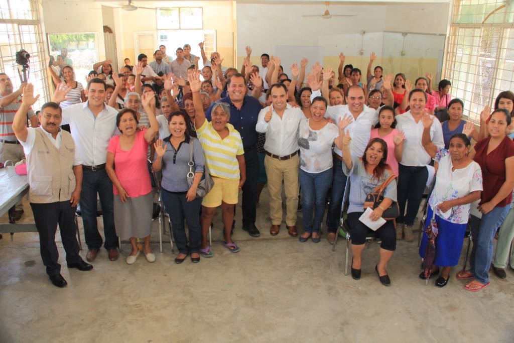 Entregan apoyos sociales a más de 11 mil familias en Victoria