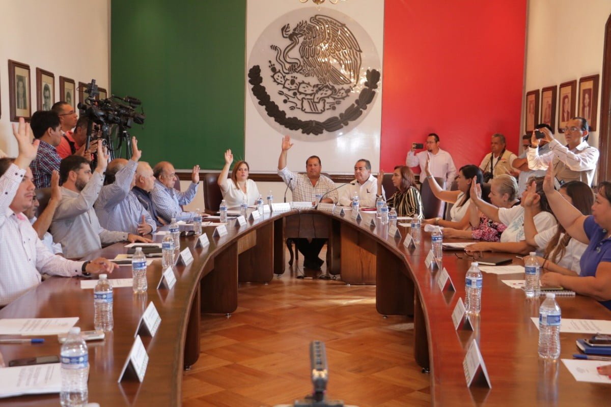 Dona el Municipio tres predios al Estado y toma protesta nuevo síndico