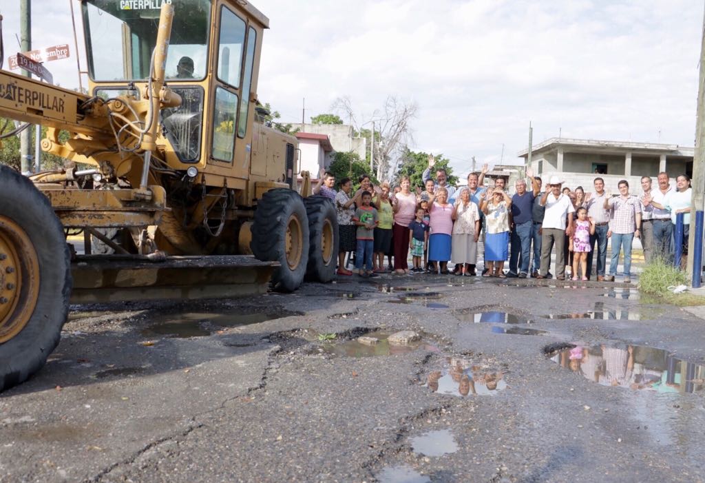 Siguen pavimentaciones a la par de trabajos en drenes