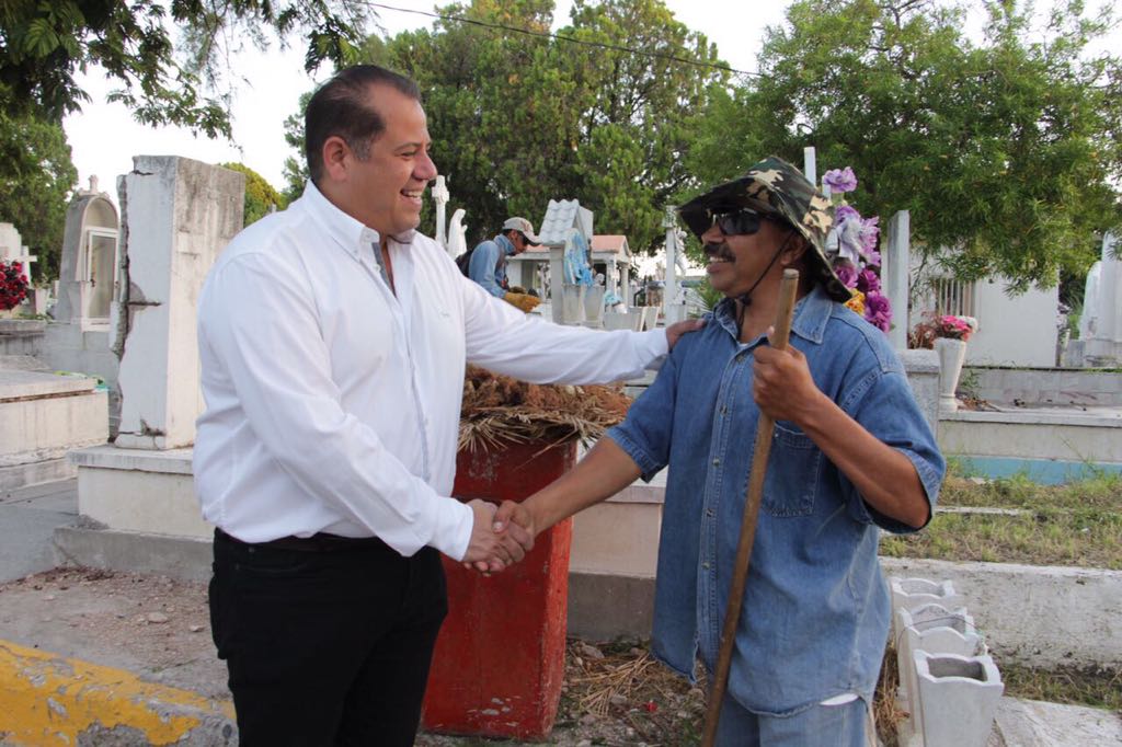 Limpian panteones en Victoria para combatir Dengue, Zika y Chikungunya