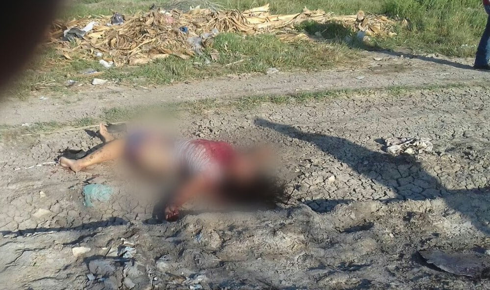 Encuentran a mujer apuñalada y semidesnuda