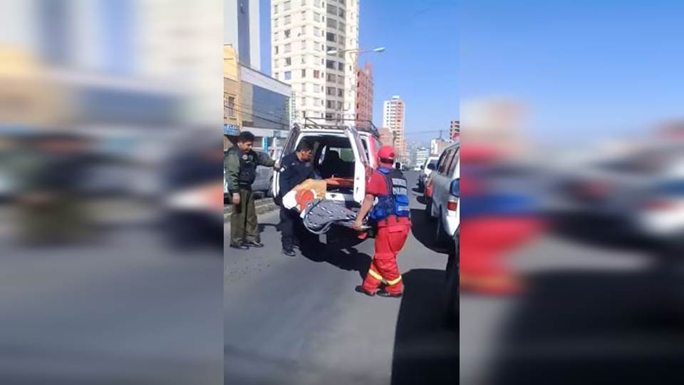 Familiares “velan” viva a anciana (VIDEO)