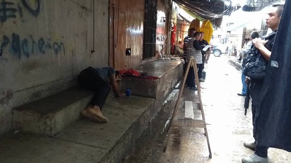 Encuentran a hombre muerto en mercado de Tampico