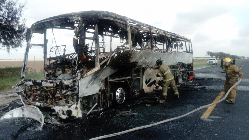 Se incendia autobús en la carretera Reynosa – San Fernando