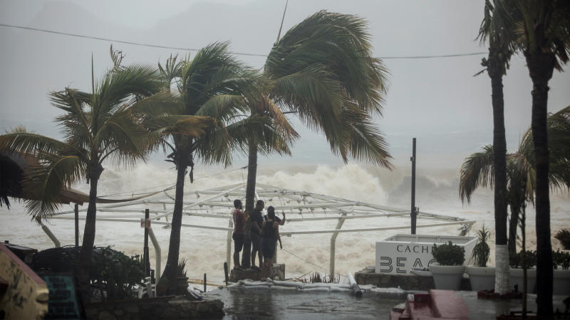 «Lidia» deja al menos cuatro muertos en Los Cabos
