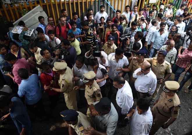 Estampida deja 22 muertos en Bombay