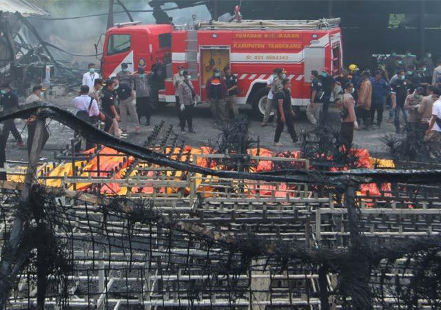 Mueren 47 en incendio en fábrica de pirotecnia