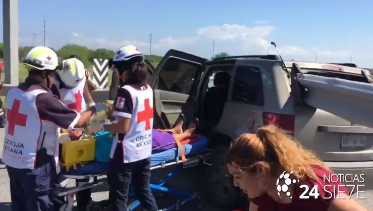 Se salvan de morir degollados en accidente carretero cerca de Victoria (VIDEO)