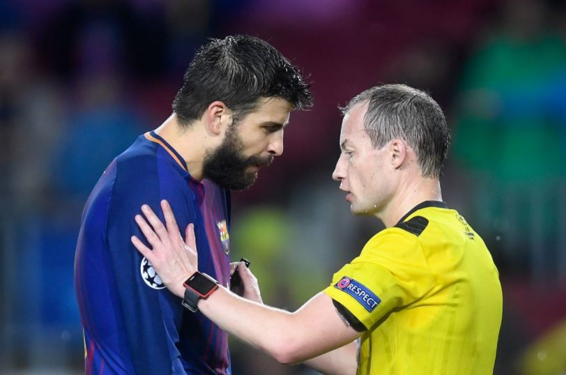 La insólita expulsión de Piqué ante el olympiakos