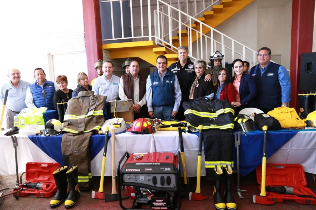 Entregan equipo de trabajo a Bomberos de Nuevo Laredo