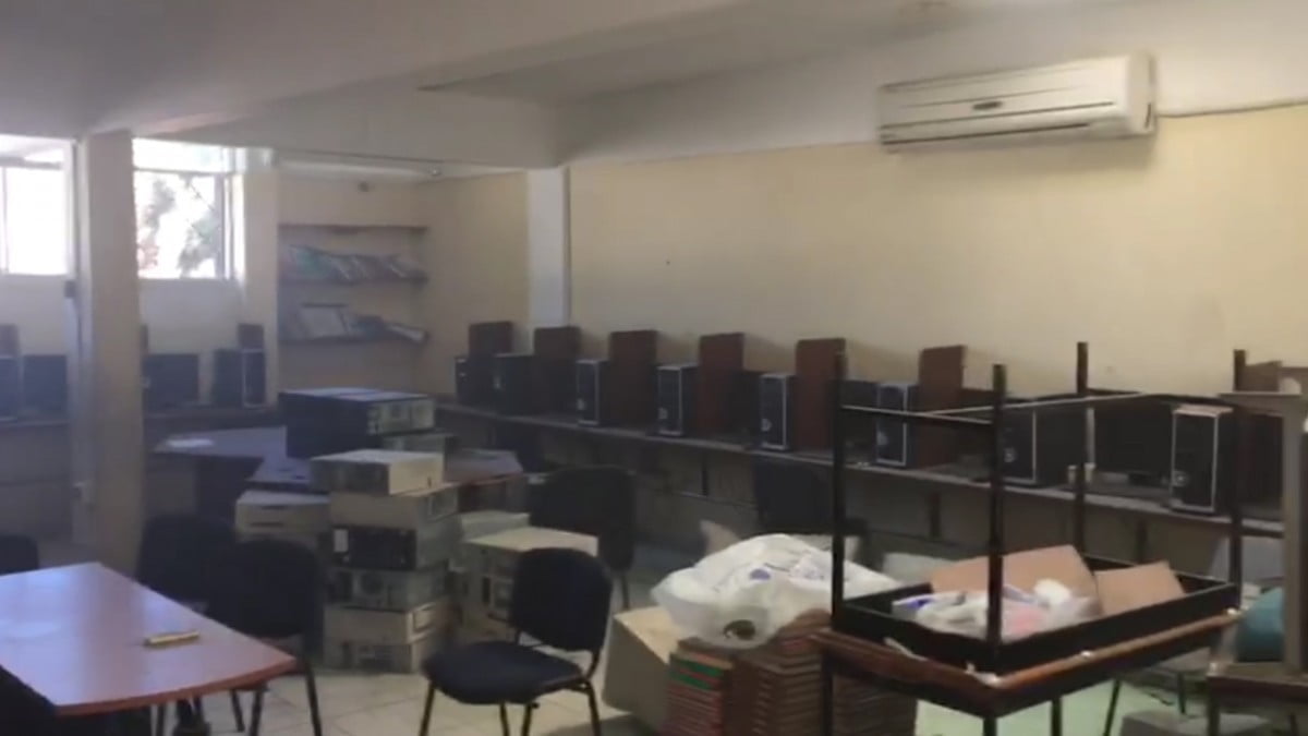 Incendio en escuela «Leona Vicario» moviliza cuerpos policíacos y de auxilio
