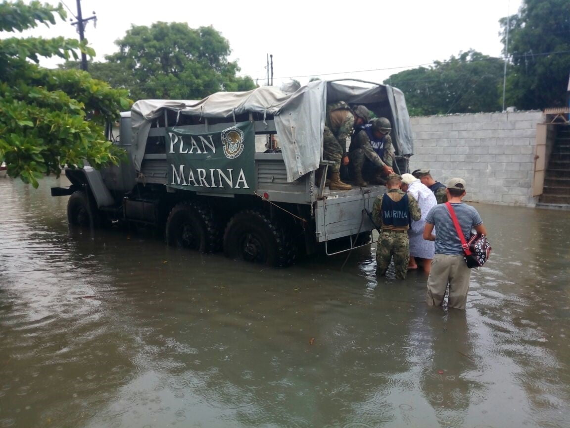 Implementa SEMAR acciones para apoyar a afectados por lluvias en zona sur