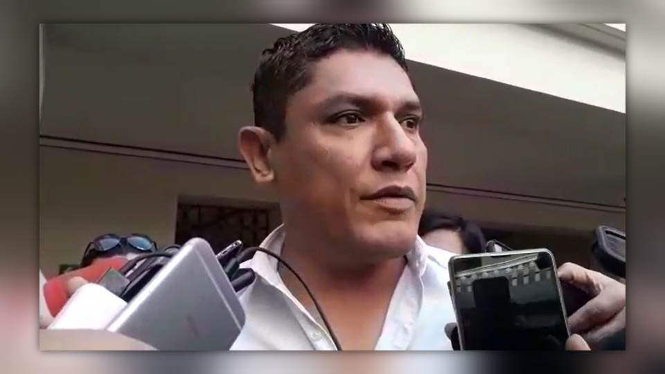 No hay operativos para decomisar autos chocolate, insiste Arturo Soto