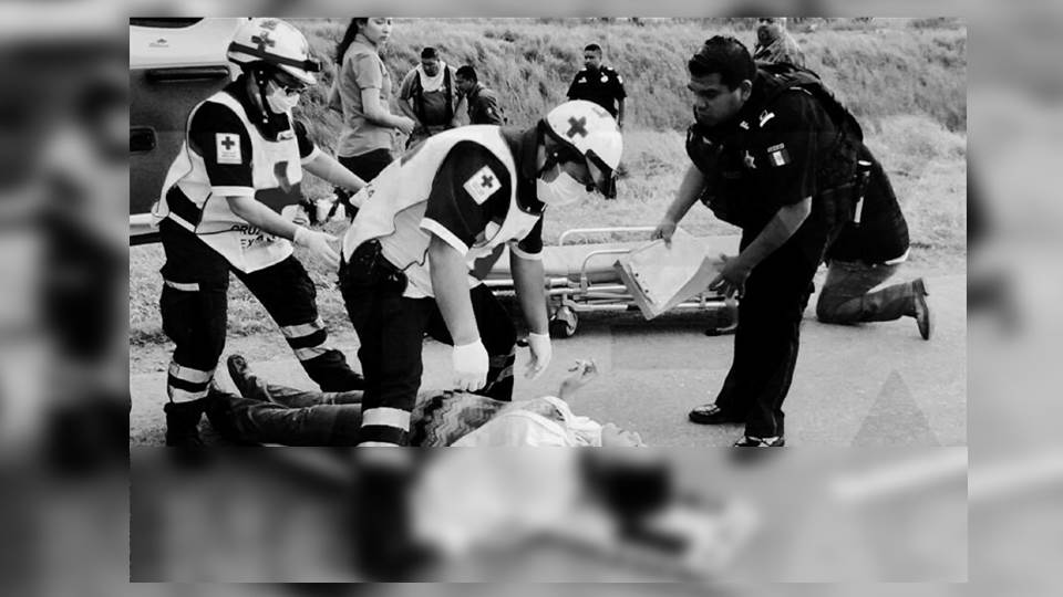 Volcadura deja 2 maestras lesionadas en Matamoros