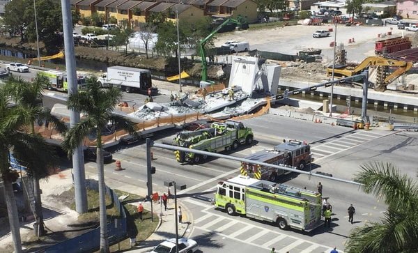 Al menos un muerto tras colapso de puente peatonal en Miami