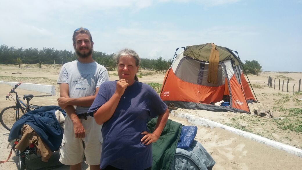 Asaltan a canadienses en playa Miramar