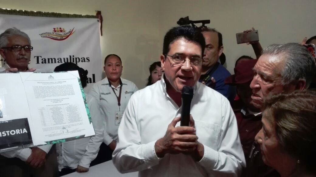 Recibe constancia como candidato a la alcaldía de Altamira, Armando Martínez Manríquez
