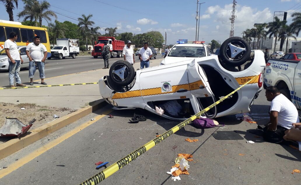 Imprudente conductor invade carril; hay dos muertos y 4 lesionados