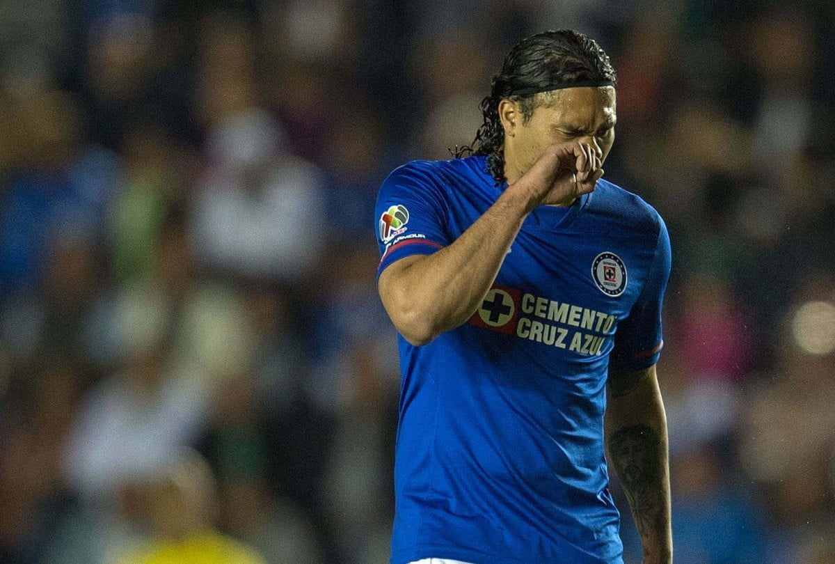 Gullit Peña ingresa a clínica de rehabilitación