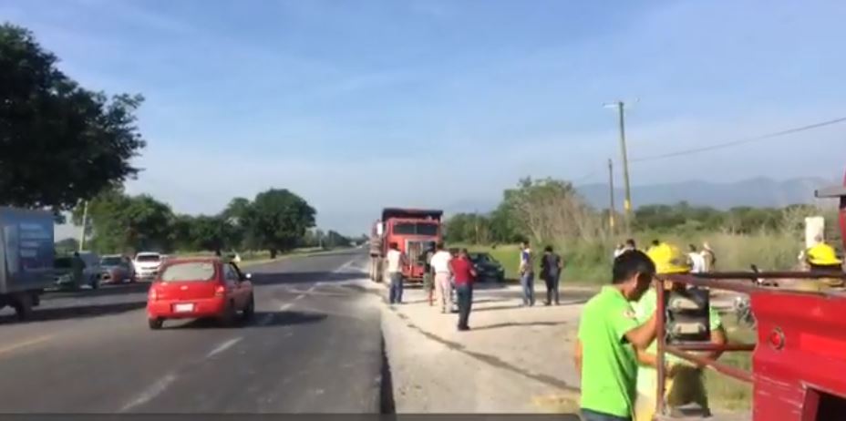 Moto se incendió tras accidente en carretera