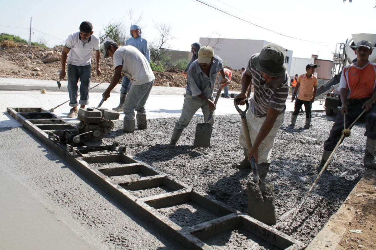 Realizan trabajos de pavimentación con concreto hidráulico en Victoria