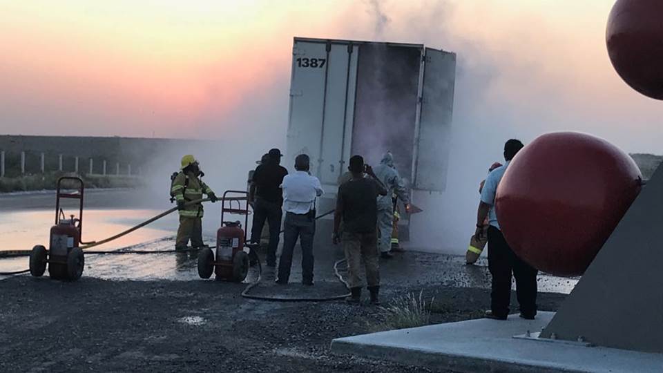 Atiende PROFEPA emergencia incendio de tractocamión con residuos peligrosos