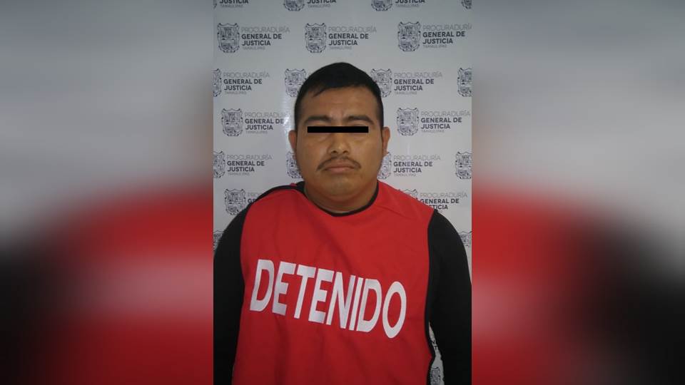 Detienen a policía por el delito de extorsión